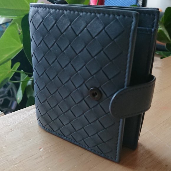 Authentic Bottega Veneta BV bi-fold wallet purse - Picture 9 of 10